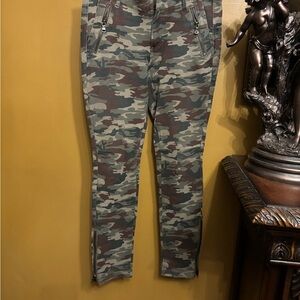 Shinestar Camouflage Pants with Zipper Pockets